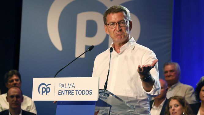 Alberto Núñez Feijóo acusa a Pedro Sánchez de “abusar de las instituciones”