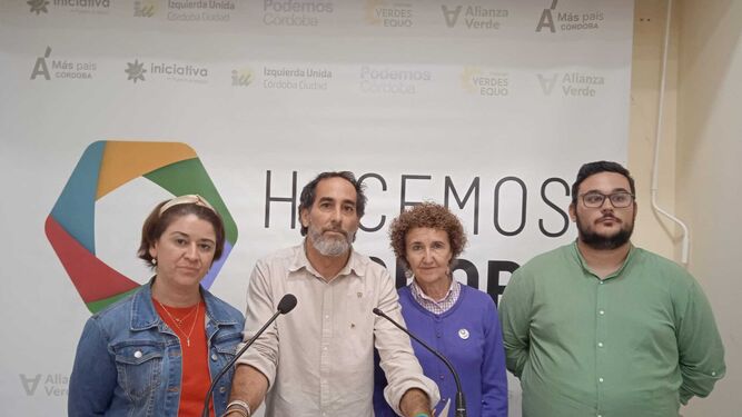 Los cuatro concejales de Hacemos Córdoba en el ayuntamiento tras las elecciones municipales.