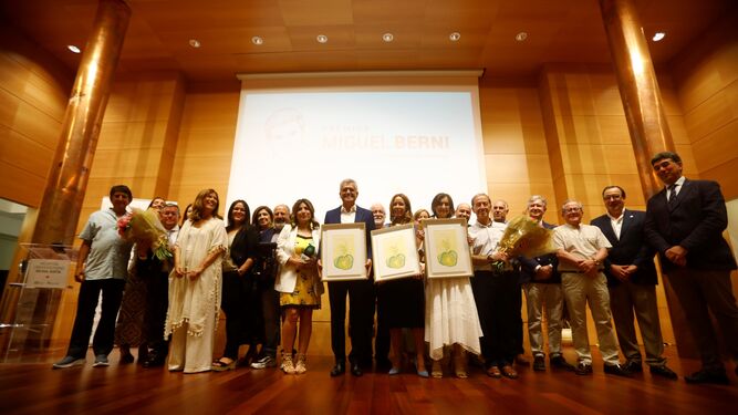 Foto de familia de los galardonadas en los Premios Miguel Berni a la donación de órganos en Córdoba.