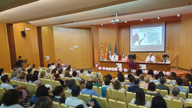 Jornada sobre cáncer de mama en el Hospital Infanta Margarita de Cabra.