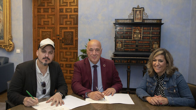 Firma del acuerdo para el nuevo campus de cine en Córdoba.