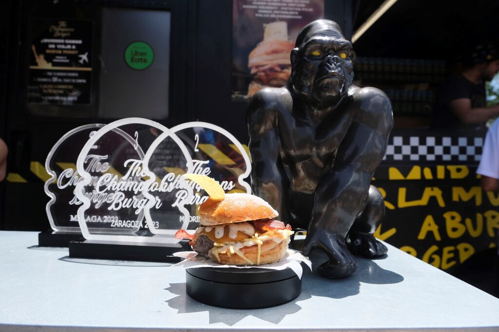 The Champions Burger vuelve a llenar El Vial de C&oacute;rdoba en su primera jornada de tarde, en im&aacute;genes