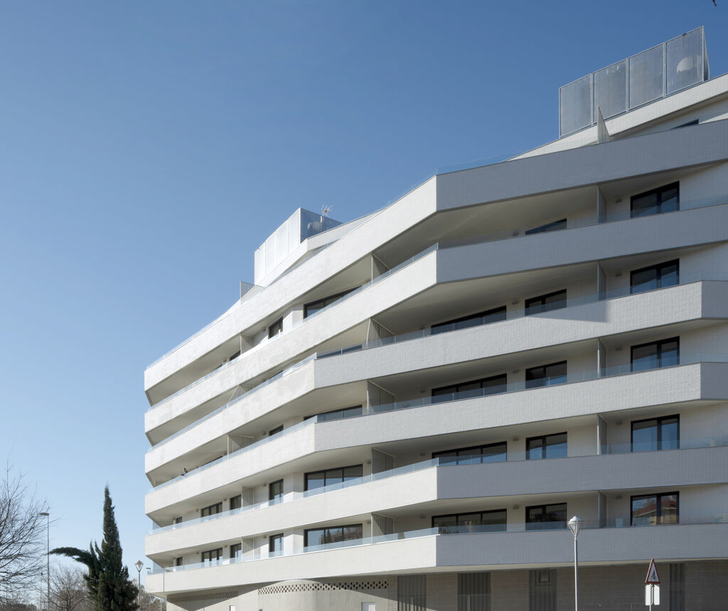 123 viviendas con terrazas en el Plan Parcial O7 de C&oacute;rdoba, de Javier Caro (Mencio&#769;n especial).