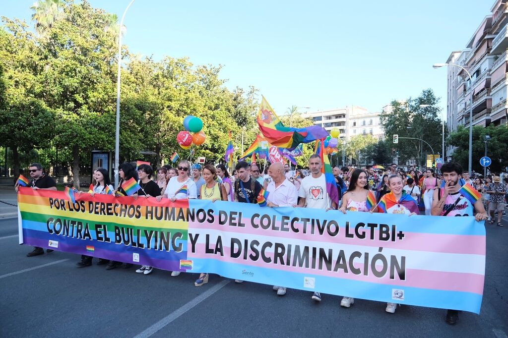 La marcha del Orgullo LGTBIQ+ en C&oacute;rdoba, en im&aacute;genes