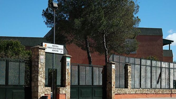 Exterior de la Escuela Virgen de Guadalupe de Badajoz.