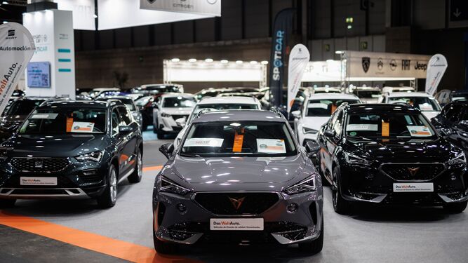 Varios coches en el Salón del Vehículo de Ocasión 2023, celebrado en junio en Madrid.