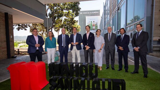 Visita institucional para conocer el plan de inversión de Mahou San Miguel en su planta de Córdoba.