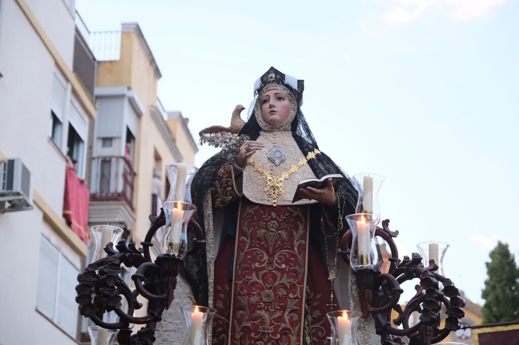 La procesi&oacute;n de la Virgen del Carmen de San Cayetano de C&oacute;rdoba, en im&aacute;genes
