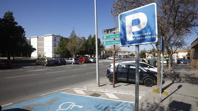 Una plaza de parking para personas con movilidad reducida en Córdoba.