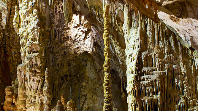 Interior de la Cueva de los Murciélagos