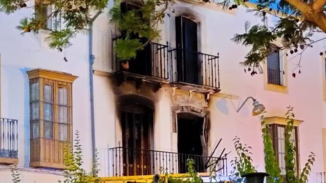 Estado en que quedó la vivienda de Aguilar de la Frontera tras el incendio.