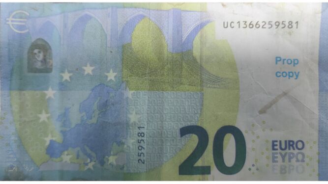 Un billete falso de 20 euros.
