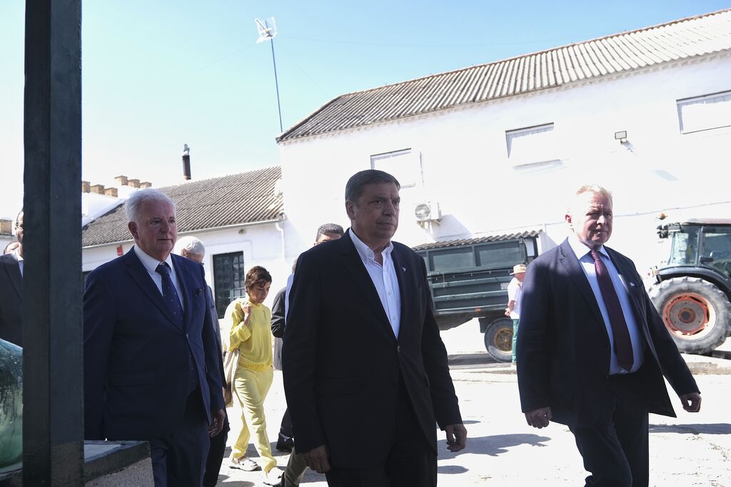La visita de los ministros de Agricultura de la UE a Montilla, en im&aacute;genes