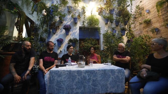 (De izquierda a derecha) Los historiadores Luis Lupidii, Adrián Pericet, Marina Zamorano, Elene Lázaro (moderadora) y Ángel Duarte durante La Noche Europea de los Investigadores de la UCO.