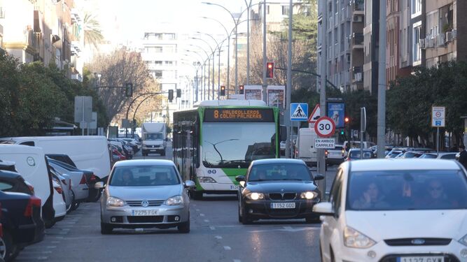 Tráfico por el centro de Córdoba.