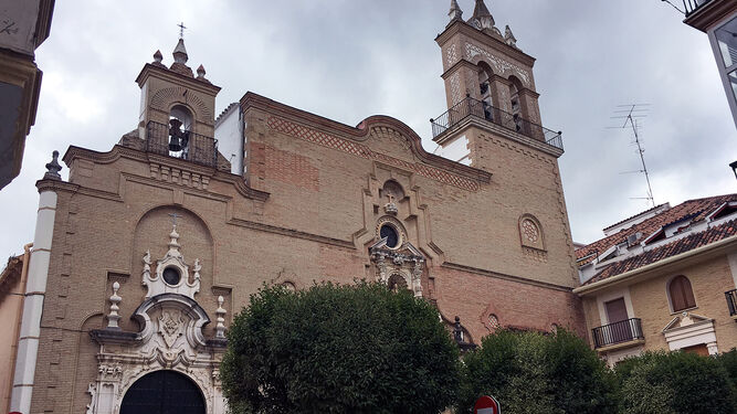 Vista general de la iglesia de Santo Domingo de Cabra.