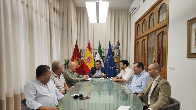 Un momento de la reunión celebrada en el Ayuntamiento de Córdoba.