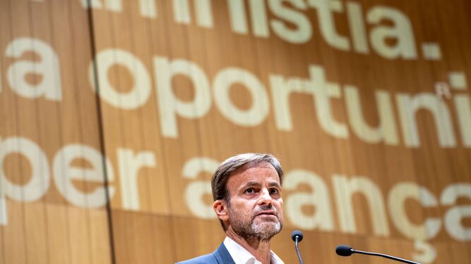 El exdiputado de En Comú Podem Jaume Asens interviene durante el acto de Sumar-Comuns para presentar su dictamen jurídico sobre la amnistía.