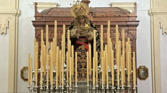 La Virgen de la Caridad ya está en San Andrés entronizada en su paso.
