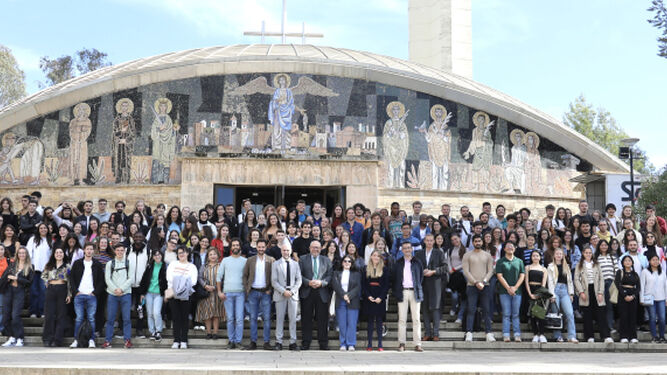Foto de familia del alumnado internacional de la Universidad de Córdoba.
