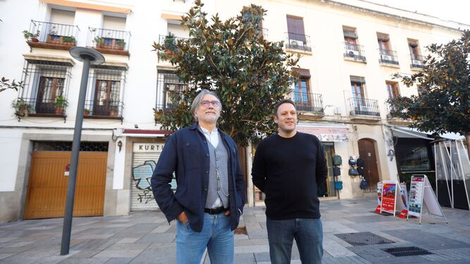 Representantes de la plataforma en defensa de los árboles en Córdoba.