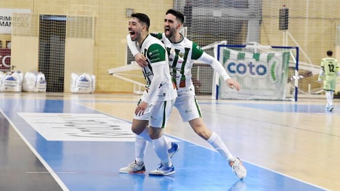Perin y Josema celebran un gol ante el Osasuna Magna.