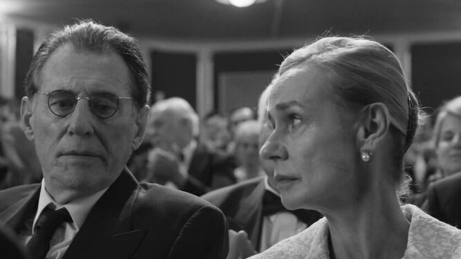 Gabriel Byrne y Sandrine Bonnaire en una imagen del biopic de Samuel Beckett.