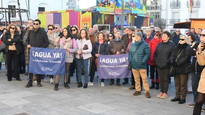 Concentración en Villanueva de Córdoba en apoyo a los vecinos que estuvieron en huelga de hambre.