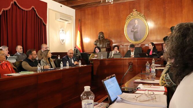 Un momento de la sesión plenaria del Ayuntamiento de Montilla.