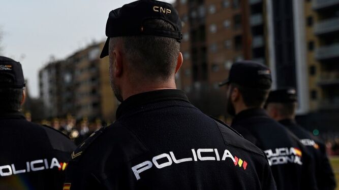 Agentes de la Policía Nacional, durante la celebración del bicentenario en Córdoba.