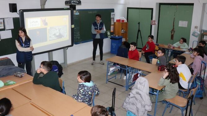 Alumnos del colegio Tirso de Molina durante el proyecto 'IncluScience-Me'.