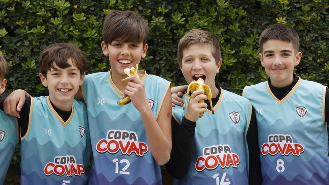 Niños participantes en la Copa Covap.