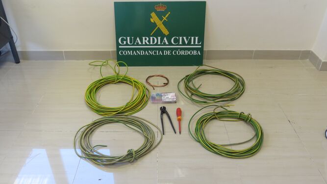 Cable de cobre recuperado por la Guardia Civil.