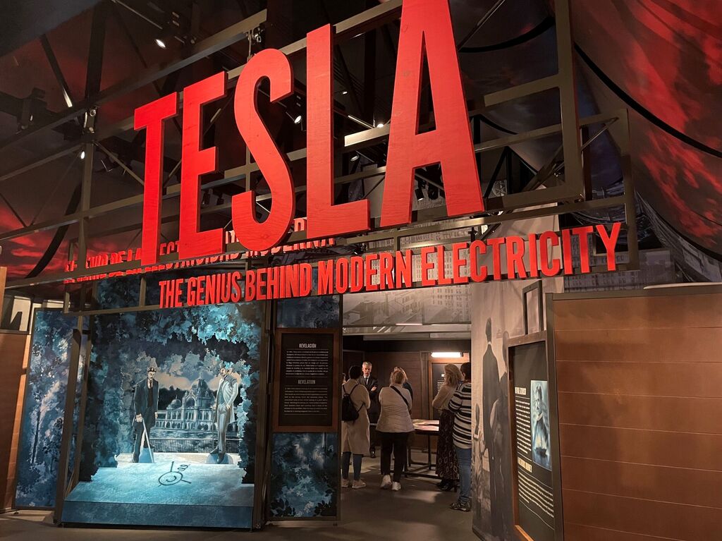 La exposici&oacute;n 'Nikola Tesla: el genio de la electricidad moderna' de la Caixa, en im&aacute;genes