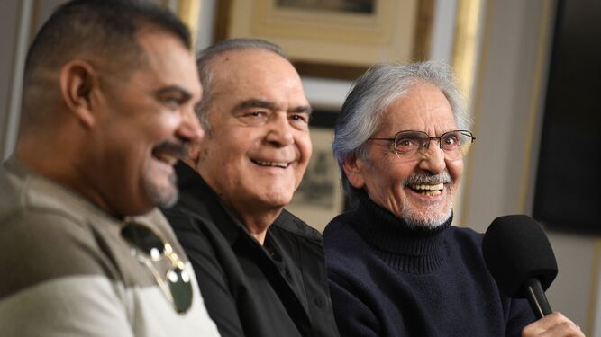 Emilio González Junior, Emilio González Gabarre y Julio González Gabarre.