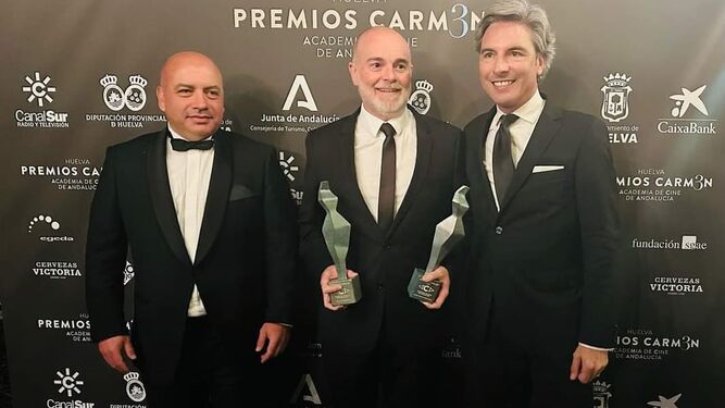 Gabriel Duque, Arturo Menor y Andrés Lorite, en los premios Carmen.