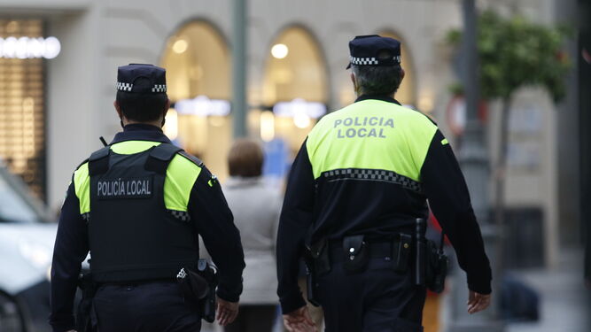 Agentes de la Policía Local en Córdoba.
