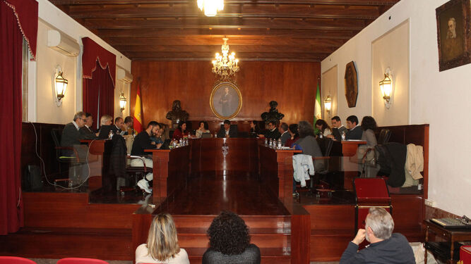 Sesión plenaria en el Ayuntamiento de Montilla.