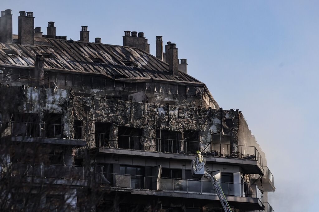 El aspecto desolador de los edificios incendiados