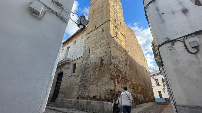 Antigua torre-alminar del convento de Santa Clara.