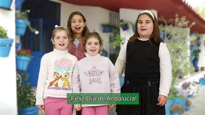 Niñas participantes en la campaña de la Diputación de Córdoba por el Día de Andalucía.