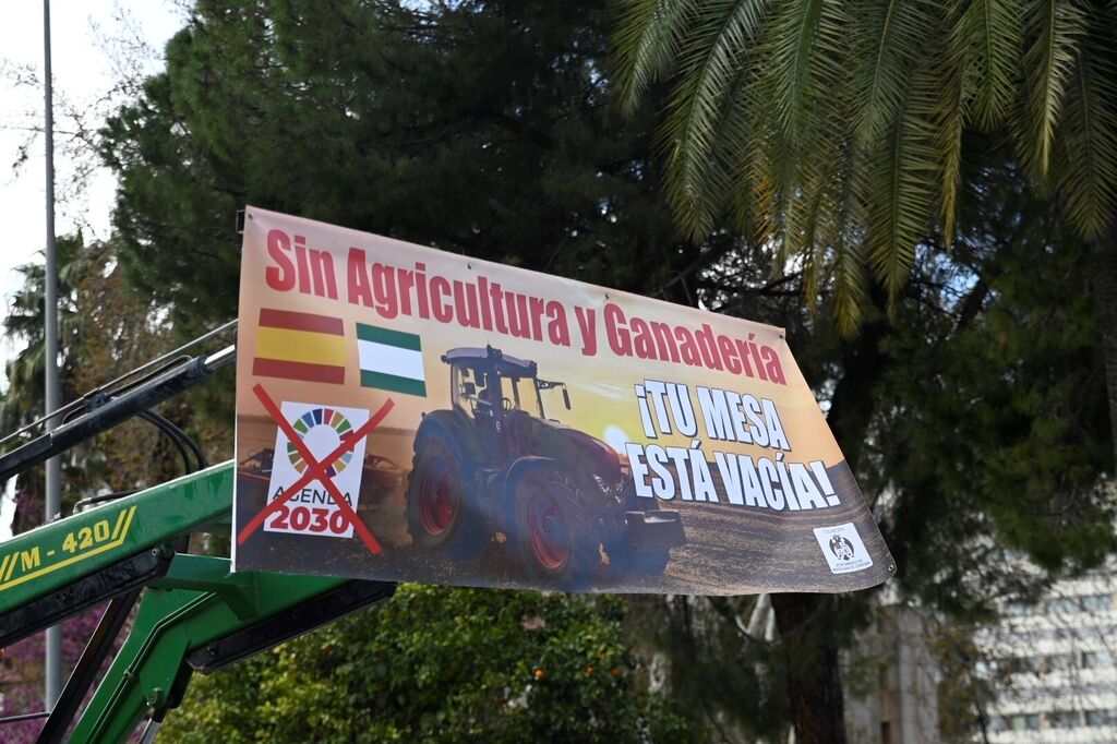 La protesta de los agricultores de C&oacute;rdoba, en im&aacute;genes