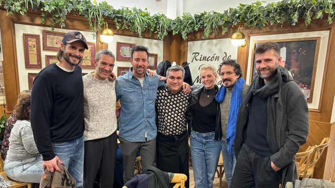 Sergio Mur, Antonio Sansano, Pablo Puyol, Javier Medina, Belén Rueda, Jorge Mayor y José Fernández en  Taberna Chico Medina