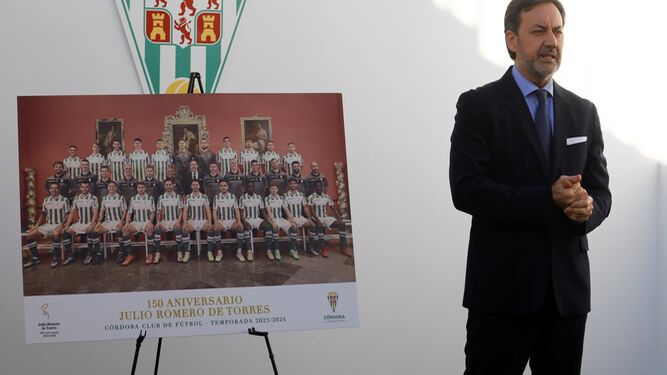 Antonio Fernández Monterrubio, en la presentación de la foto oficial del Córdoba CF.