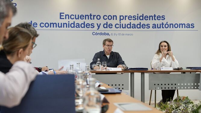 Encuentro de Feijoó con presidentes autonómicos en Córdoba.