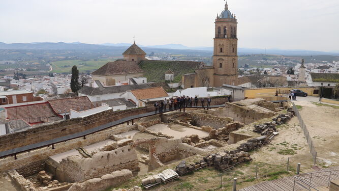 Restos arqueológicos en el cerro del Castillo de Montilla.