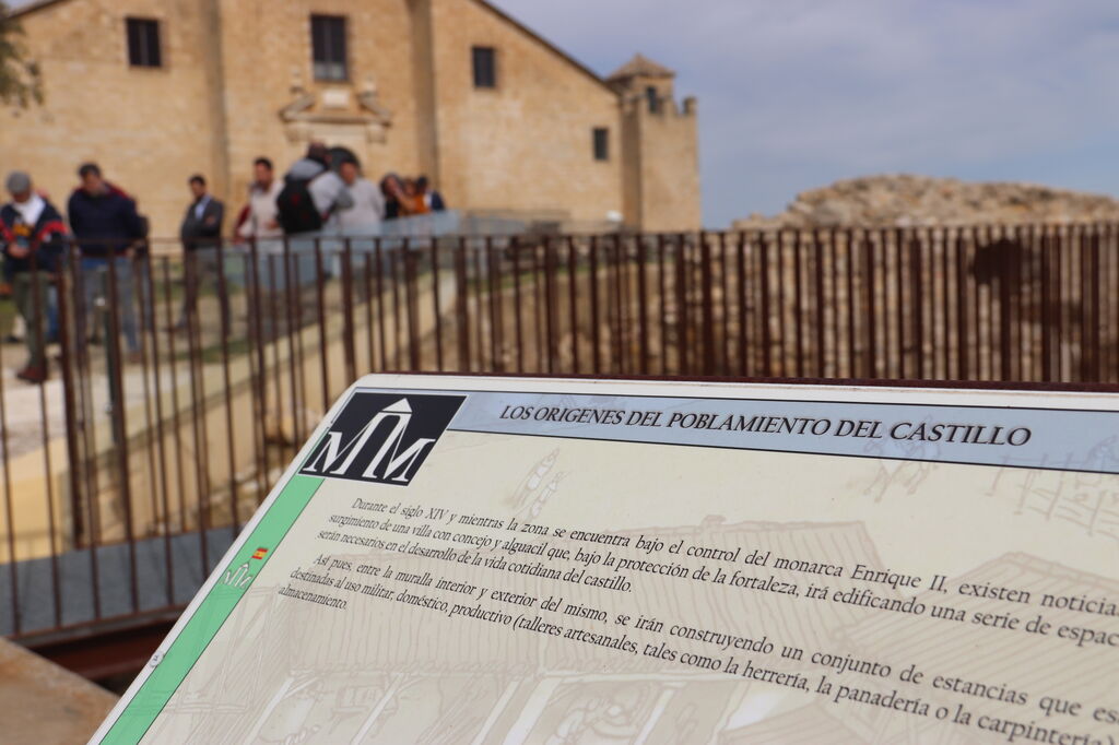 Un recorrido en im&aacute;genes por el yacimiento arqueol&oacute;gico del cerro del Castillo de Montilla