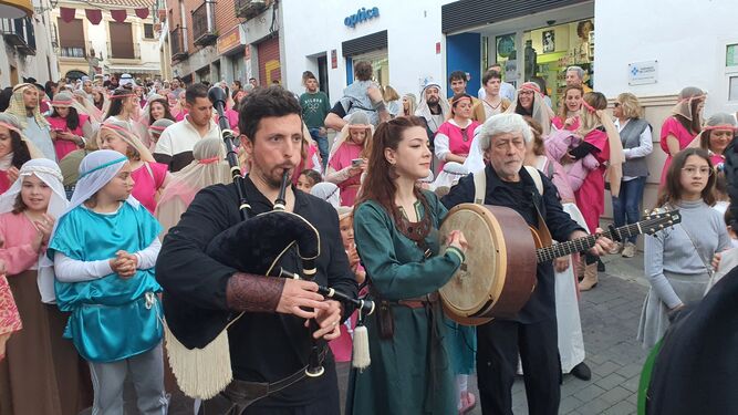 Pasacalles inaugural del Zoco de la Encantá de Almodóvar del Río.