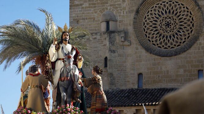 El Señor de los Reyes, durante la salida procesional de 2023.