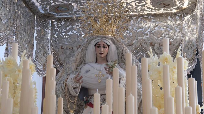 La Virgen de la Paz y Esperanza, durante la salida procesional de 2023.